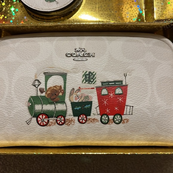 NIB Coach gold box cosmetic bag and mirror set - Picture 2 of 5